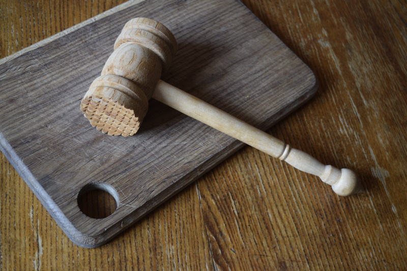 high angle view, wooden, fork, cook, 5K, two objects, bake, vintage, group of objects, wood grain, natural, indoors, meal, board, set, tools, kitchenware