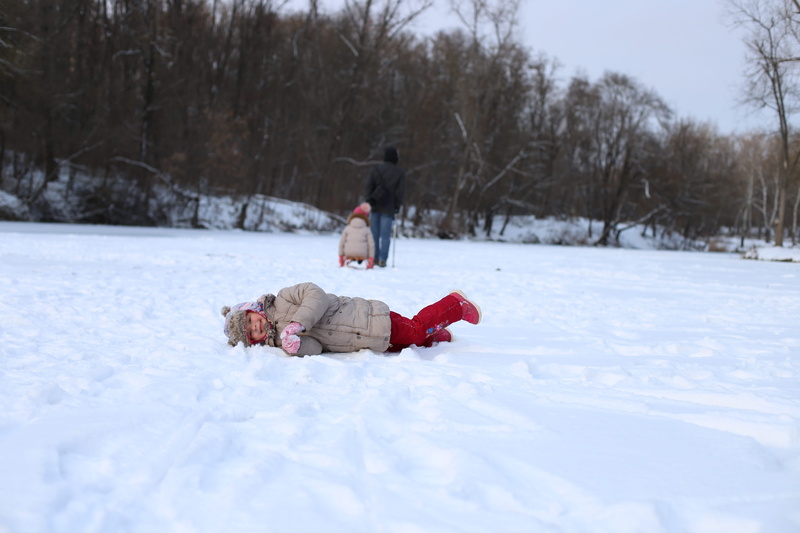 white color, sport, human, clothing, outdoors, plant, 5K, tree, toy, piste, person, ice, day, one person, rear view, snow angel, apparel, childhood, abies