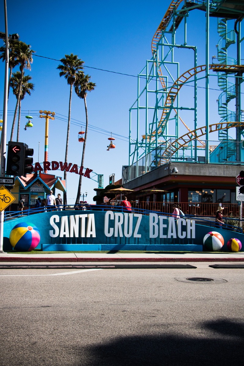 outdoors, building exterior, no people, roller coaster, clear sky, nature, built structure, santa cruz beach, sky, street, road, city, traffic light, daytime