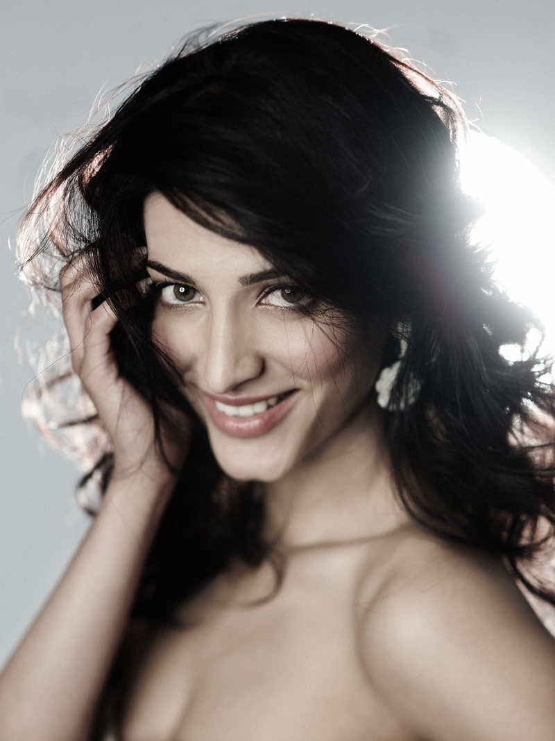 smiling, shruti, bollywood, 1080P, hasan, hd, actress, brunettes, indian, india, x, entertainment, art, women