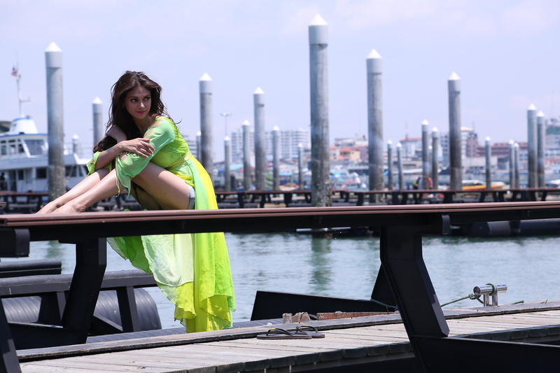 outdoors, 2K, aditi rao hydari, building exterior, desi girl, women, adult, real people, nature, beautiful woman, railing, young adult, lifestyles, one person