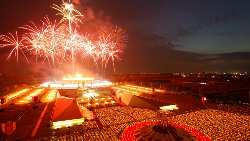 temple, lighting, 4K, buddhist temple, religion, festival, evening, event, long-exposure photography, crowd, thailand, new year, fireworks, dhammakaya temple