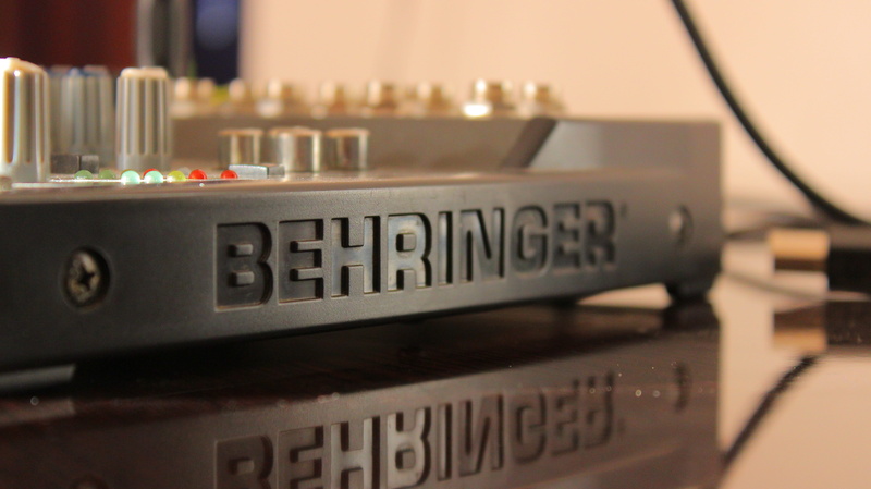 selective focus, 5K, close-up, text, sign, music, western script, healthcare and medicine, sounds, amplifier, arts culture and entertainment, no people