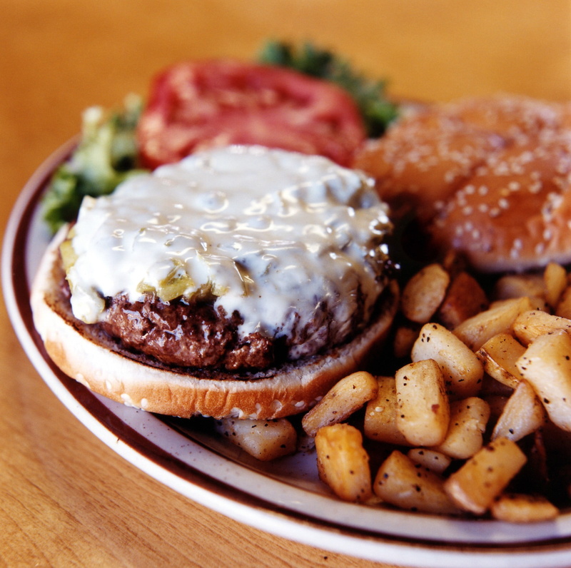 selective focus, meat, table, freshness, burgers, indoors, food, potato, slider, close-up, dinner, 1080P, ready-to-eat, no people, food and drink, cooked