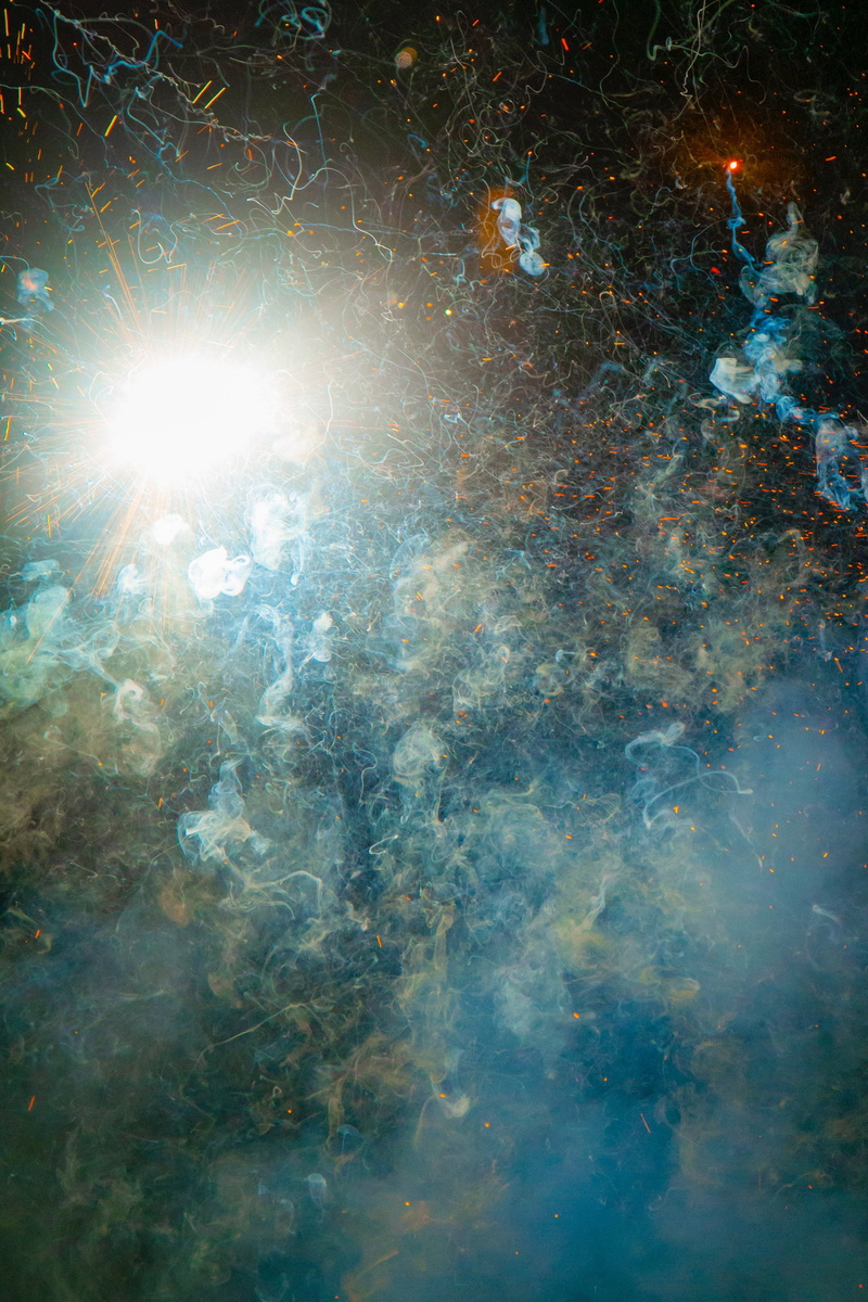 sparks, shroud, sky, smoke - physical structure, no people, tranquility, animal wildlife, outdoors, sunlight, animal themes, 4K, smoke, animal, full frame