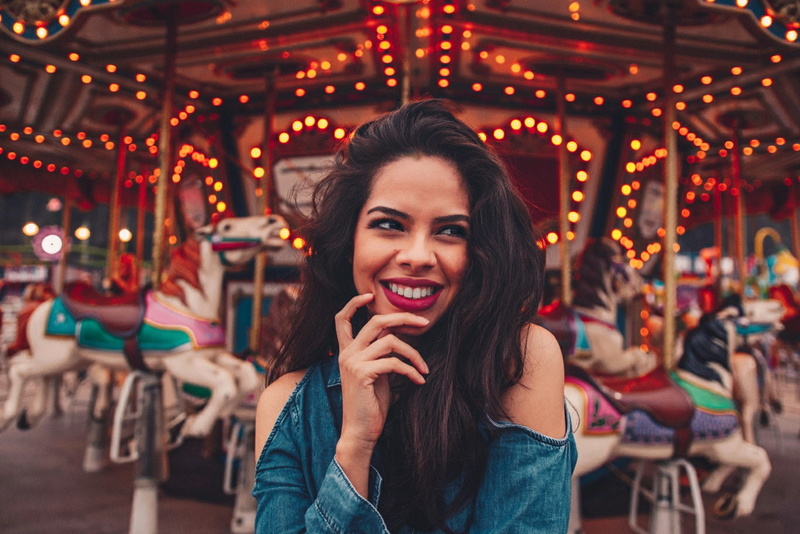 smiling, beautiful woman, women, leisure activity, adult, jean shirt, cheerful, portrait, brunette, happiness, real people, positive emotion, enjoyment