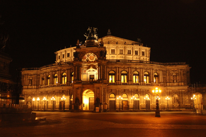 nightlife, famous Place, time, building exterior, beautiful, built structure, beige, evening, art and craft, statue, city, semper opera house, no people