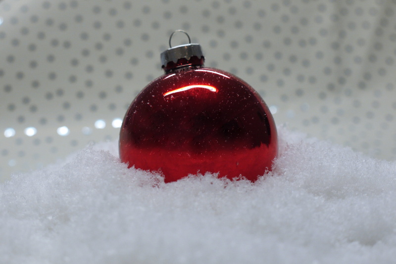single object, no people, artificial snow, tree decorations, holiday, red, decorate, indoors, christmas balls, food and drink, gift, tradition, shiny, snowflake