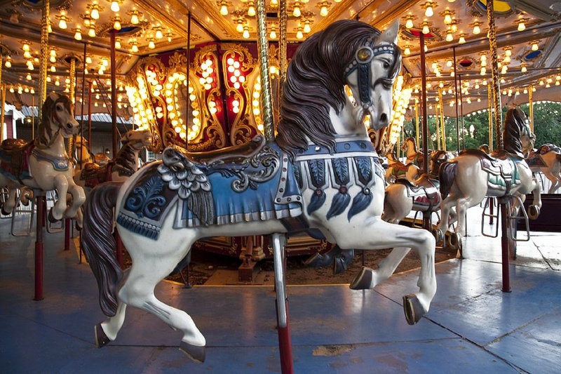 outdoors, 1080P, carousel, merry-Go-Round, wooden, amusement Park Ride, absence, amusement Park, fun, no people, traveling Carnival, sculpture, arts culture and entertainment
