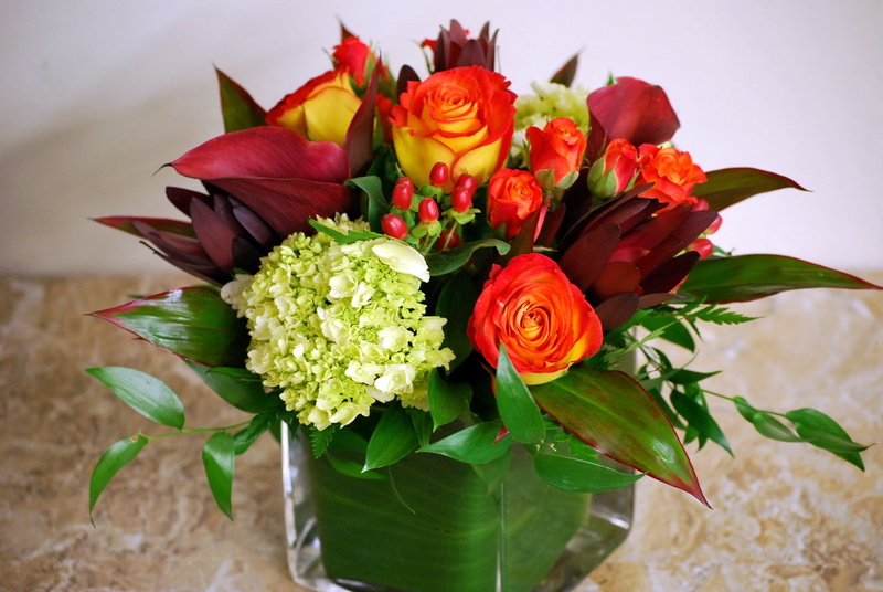 cut Flowers, inflorescence, bouquet, decoration, design, lilies, rose - Flower, vulnerability, day, beauty, elegance, 720P, flowering plant, bunch of flowers