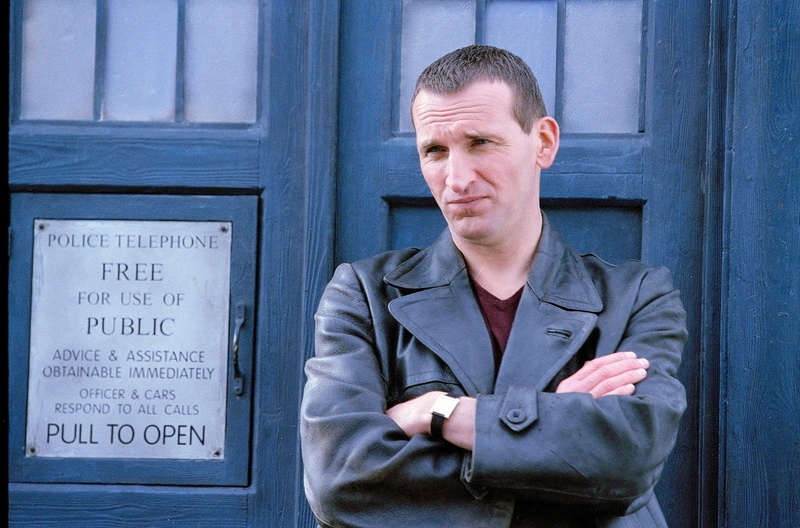 tv series, TV, waist up, door, portrait, serious, Doctor Who, Christopher Eccleston, front view, adult, clothing, looking at camera, communication, TARDIS