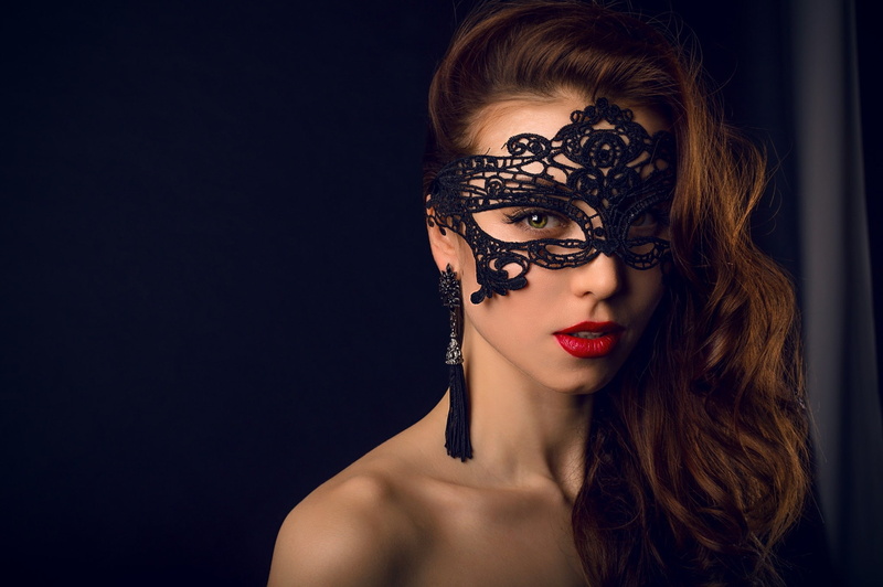 indoors, headshot, looking at camera, young women, studio shot, portrait, beauty, glamour, hair, make-up, young adult, face, adult, one person, fashion