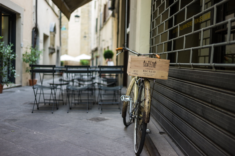 4K, wall, shallow, Chateau, leaning, ASPH, bicycle, photography, europe, amsterdam, city, Wine, yellow, city Life, city bicycle, cycling, FLE, Ricaud