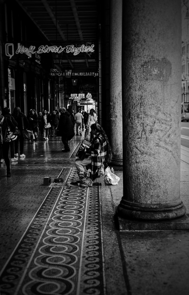 pillar, architecture, women, genoa, 4K, street photography, religion, leisure activity, black and white, indoors, place of worship, iltaly, building, built structure