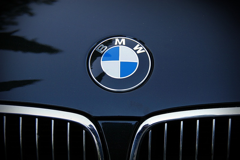 no people, reflection, emblem, car, metal, outdoors, shape, circle, nature, bmw emblem, bmw, motor vehicle, 2K, close-up, geometric shape, logo, mode of transportation