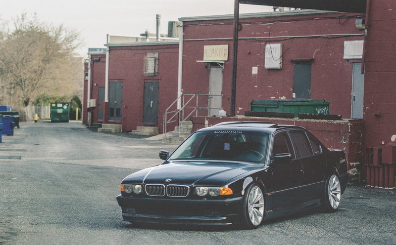 Bimmer, building exterior, 4K, road, mode of transportation, E38, motor vehicle, built structure, Boomer, stationary, black, BMW, city, architecture, vintage car
