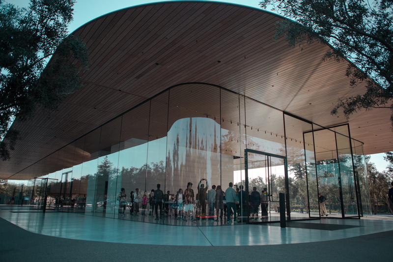 group of people, architecture, crowd, nature, apple store, apple park, built structure, tree, cupertino, real people, tourism, building, building exterior