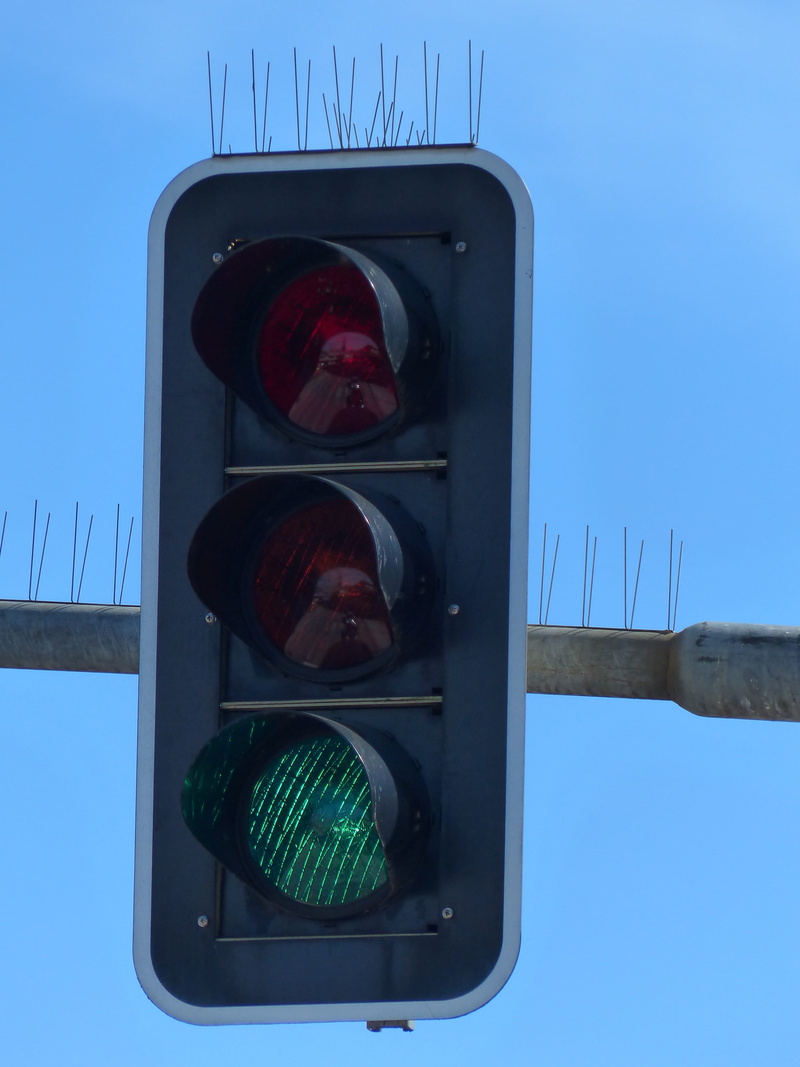 road sign, green, traffic signal, sky, light signal, road, reflection, road signal, rules of the road, stoplight, 4K, blue, safety, traffic, red light