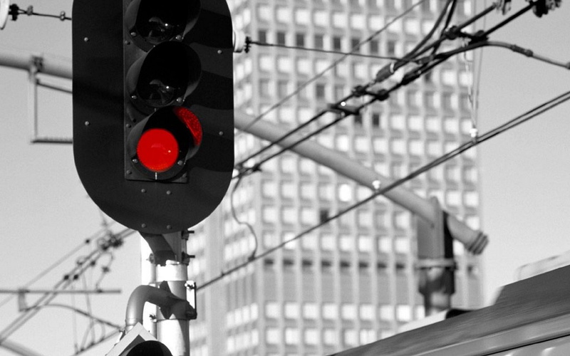 stoplight, day, sign, security, color, red, focus on foreground, buildings, close-up, light, transportation, city, 1080P, city Life, control, lighting Equipment