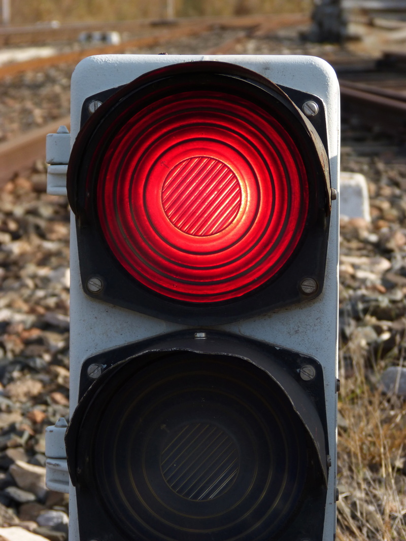 sign, focus on foreground, red, 4K, Train, outdoors, Traffic Light, safety, railway, security, Light, geometric shape, close-up, circle, Red, communication