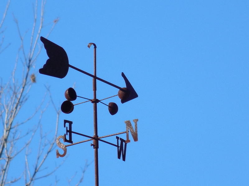 communication, arrow, daylight, pointing, rotate, old, clear sky, day, transportation, environment, weathervane, forecast, arrow symbol, directional sign