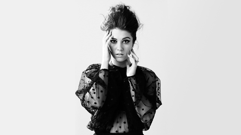 Mary Elizabeth Winstead, looking at viewer, actress, 1080P, women, celebrity, simple background, monochrome