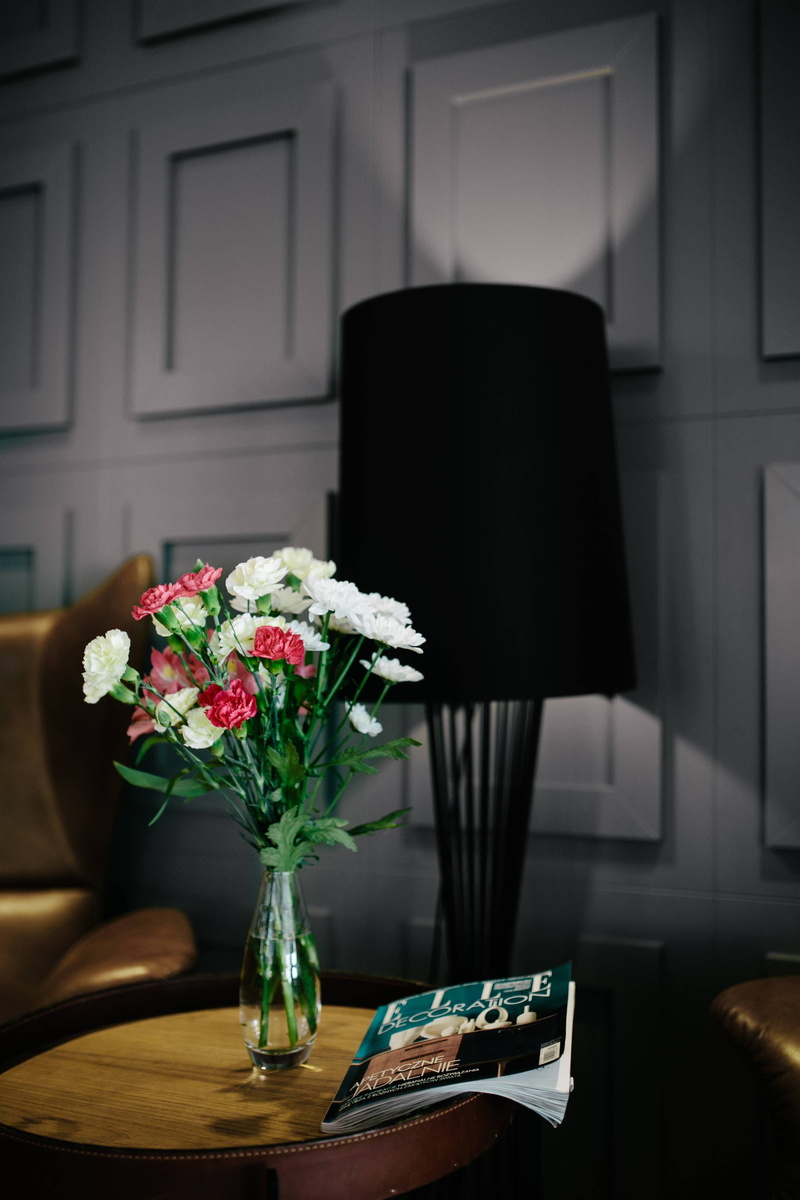 chair, focus on foreground, indoor, visit, 4K, plant, fragility, bouquet, vulnerability, seat, furniture, Poland, flowering plant, coffee table, flower arrangement