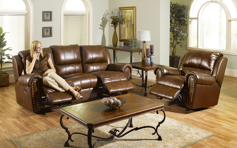 seat, lifestyles, built structure, building, coffee table, elegance, armchair, people, recliner, indoors, modern, 1080P, chair, house, old-fashioned, home Interior
