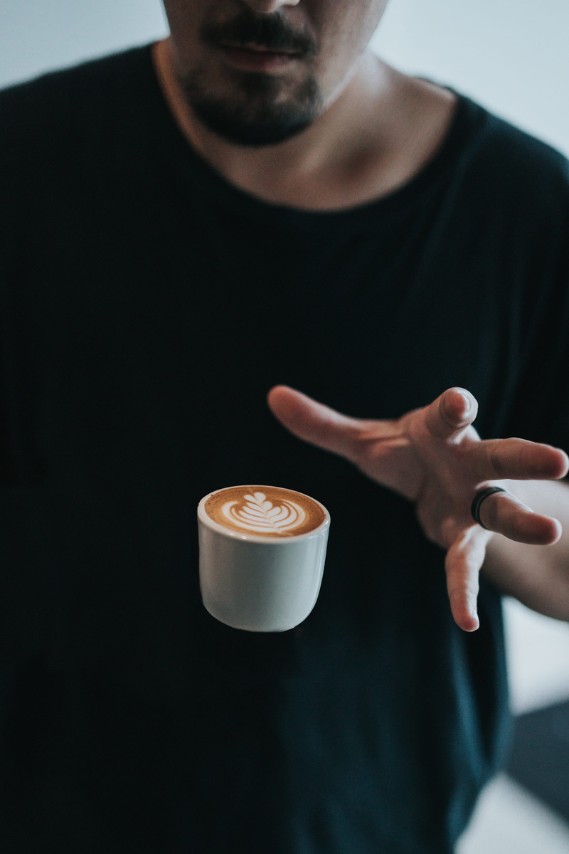 coffee guy, catching, lifestyles, coffee shiop, midsection, fall, levitate, floating, one person, men, drink, man, frothy drink, person, mug, refreshment
