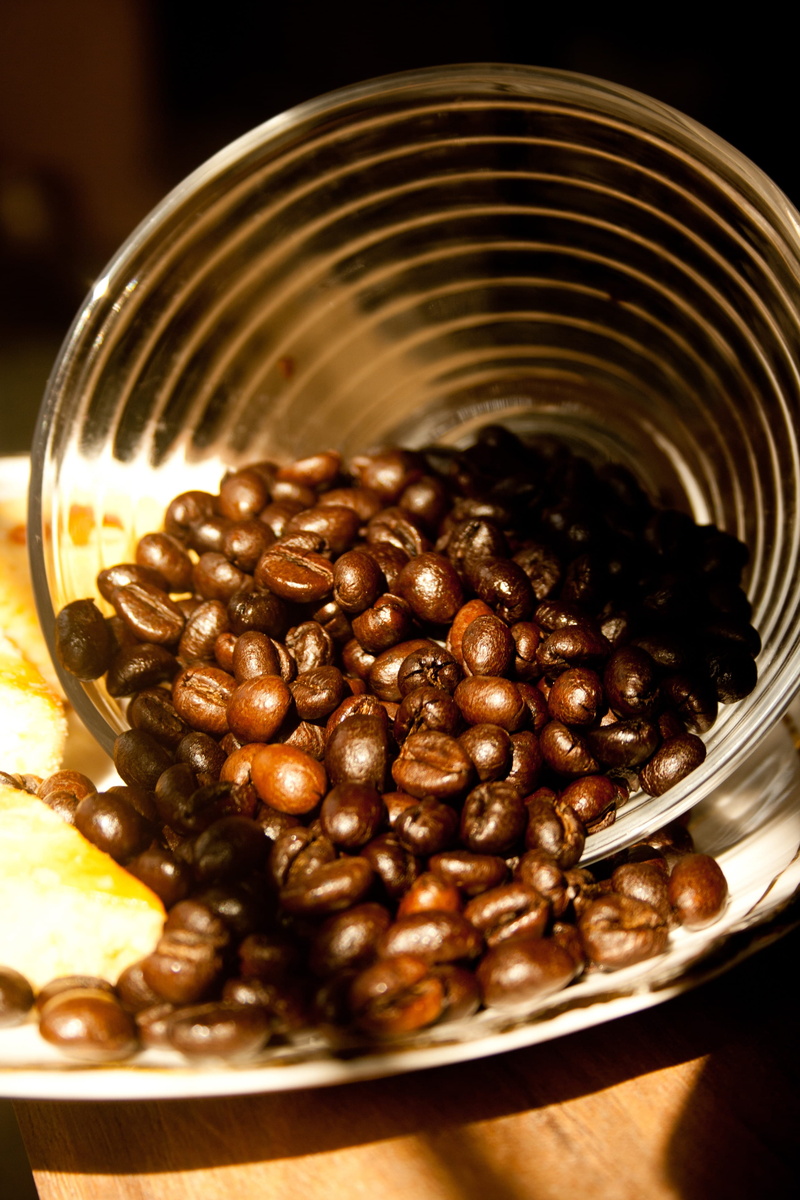 hot, flavor, heat, texture, roast, coffee, coffee-beans, energy, freshness, brown, plate, stimulant, close-up, dark, food, drink, brewed, high angle view