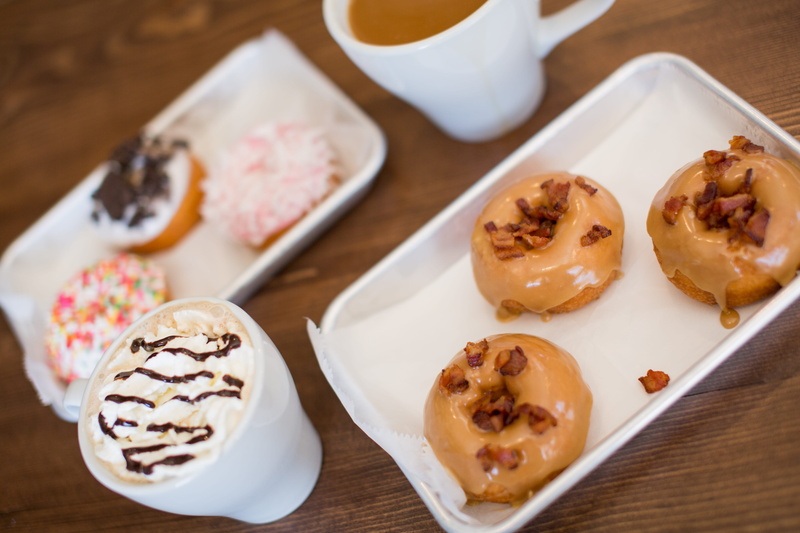 tray, 5K, united states, food and drink, table, crockery, freshness, ready-to-eat, temptation, drink, coffee, donut, baked, healthy eating, food, no people