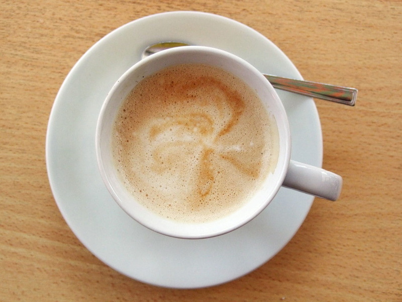 food and drink, cup, talk, friend, freshness, non-alcoholic beverage, table, frothy drink, froth, coffee, chat, refreshment, time, drink, tea, indoors