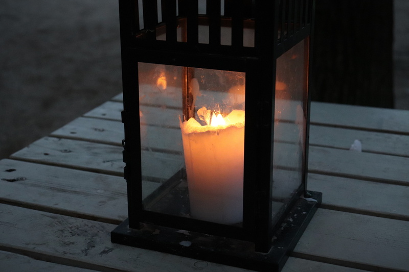 melting, tea light, lighting equipment, wood - material, christmas decoration, outdoor, glass - material, table, nature, flame, transparent, 5K, electric lamp