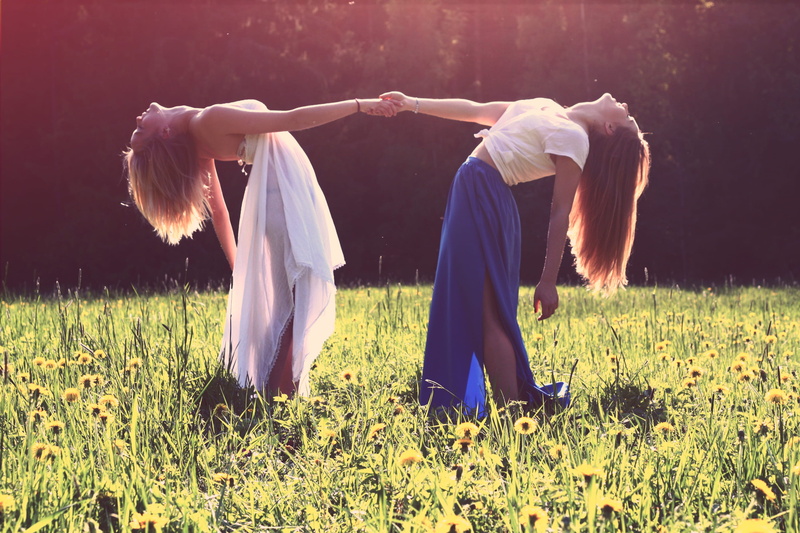 bending, caucasian Ethnicity, togetherness, females, women, 2K, adult, human arm, dancing, young Adult, happiness, meadow, lifestyles, standing, real people
