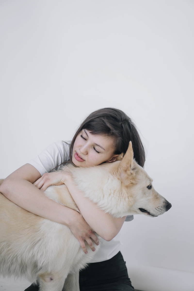 three quarter length, vertebrate, mammal, young adult, woman, dog, person, front view, pet, one person, husky, real people, girl, 5K, love, eyes closed