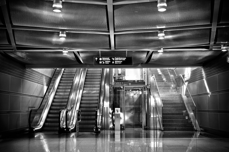 rise, guidance, black and white, düsseldorf, no people, subway, exit sign, subway station, empty, arrow symbol, communication, entrance hall, modern, building