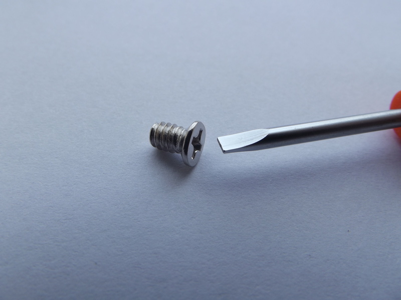 metal, gray, studio shot, single object, equipment, tool, screws, high angle view, 4K, two objects, still life, table, sharp, cut out, screw, technology