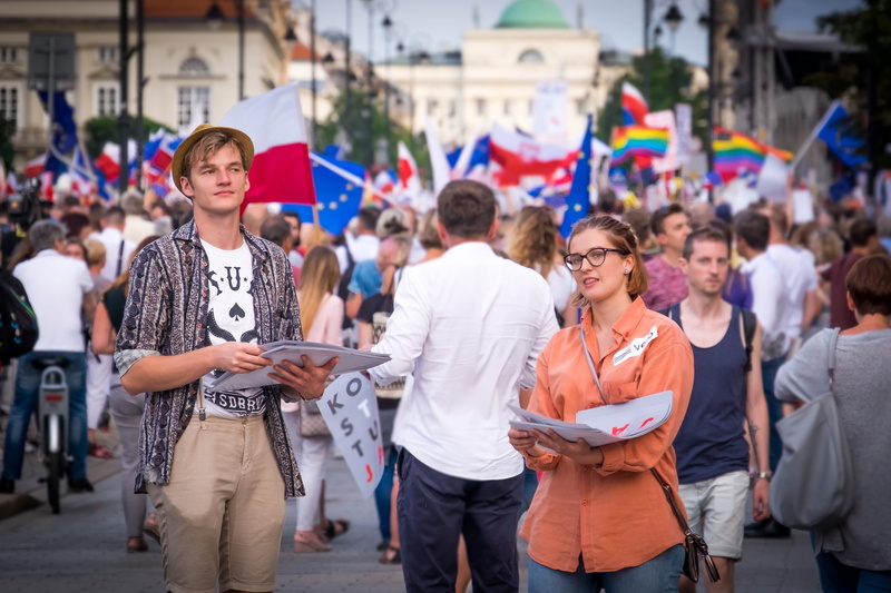 day, large group of people, eu, europe, men, flag, emotion, looking at camera, demonstration, focus on foreground, crowd, street, architecture, lifestyles