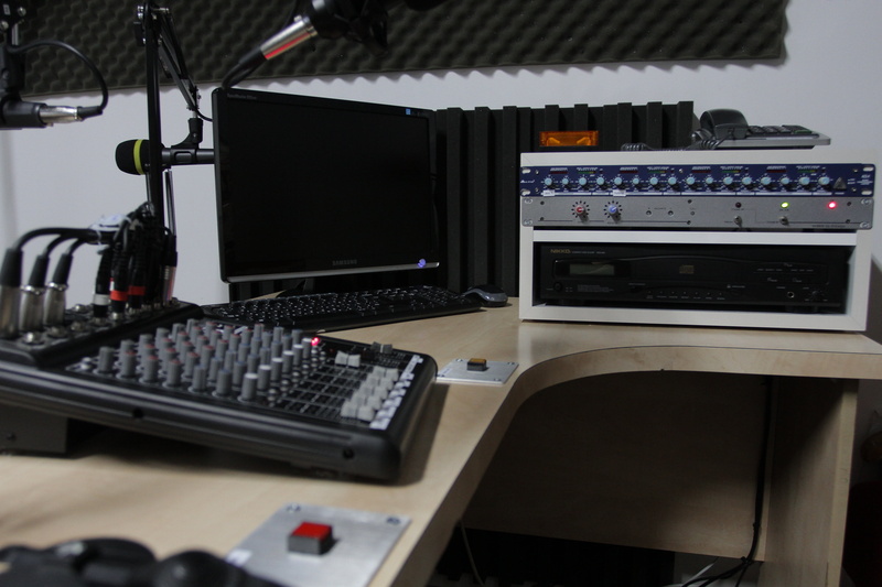 station, 5K, radio studio, computer, audio Equipment, mixer, no people, control, broadcasting, furniture, table, equipment, stereo, technology, sound mixer