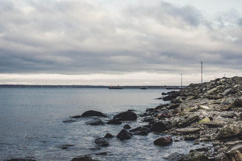 beach, 5K, horizon over water, cloudy sky, seashore, tranquility, cloudy, ocean, no people, tranquil scene, outdoors, beneath, bay, rock - object, nature