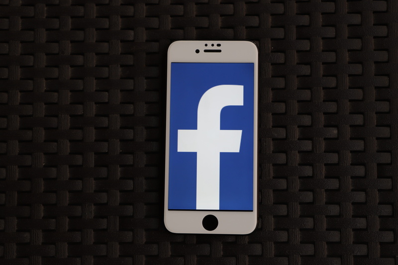 display, social media, 5K, app, social, symbol, no people, technology, facebook, phone, number, sign, data, close-up, disabled sign, connection, iphone