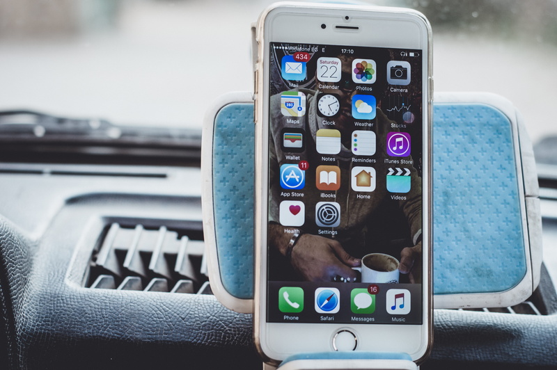 smart phone, apps, portable information device, iphone 6, wireless technology, touchscreen, device, connection, mobile app, smartphone, vehicle interior