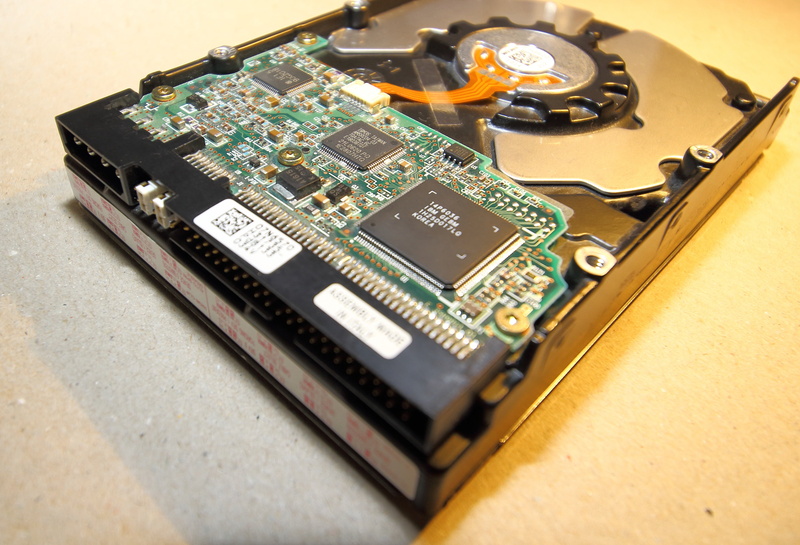computer part, component, 4K, electrical component, no people, hardware, computer equipment, complexity, technology, motherboard, machinery, close-up