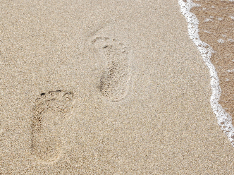 footprints in the sand, accompaniment, reprint, pattern, daytime, track - imprint, photography, feet, accompanied, traces, sea, footprints, land, footprint