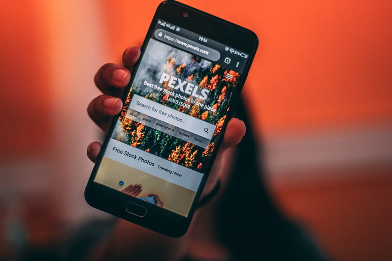 data, app, portable information device, screen, human body part, close-up, phone, camera - photographic equipment, human hand, cellular, connection, cellphone