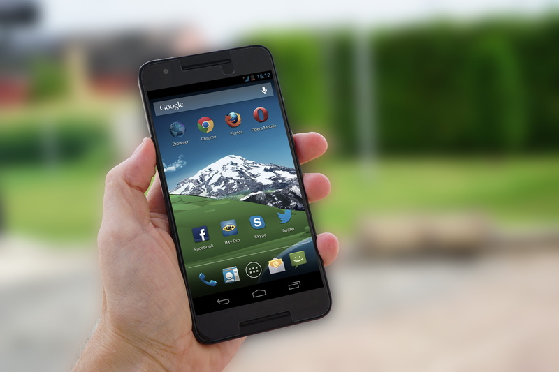 touch, activity, blur, wireless technology, focus on foreground, hand, mobile app, smartphone, close-up, technology, summer, one person, outdoors, touch screen