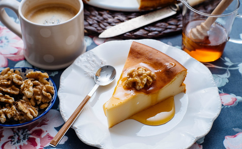 snack, glass, food, fried, mug, kitchen utensil, ready-to-eat, coffee, brown, dessert, plate, temptation, meal, white, baked pastry item, eating utensil
