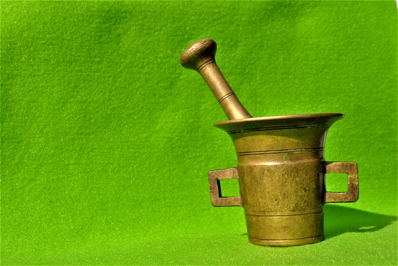retro styled, equipment, green, mortar, gardening equipment, thing, stuff, close-up, bronze, metal, copy space, no people, watering can, food and drink