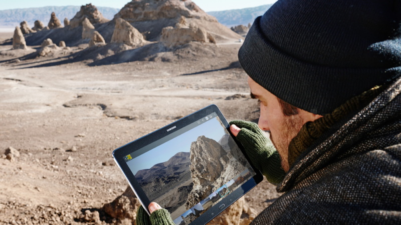 Best Tablets 2015, travel, ipad, man, desert, 4K, Samsung GALAXY Tab S, smartphone, holding, review