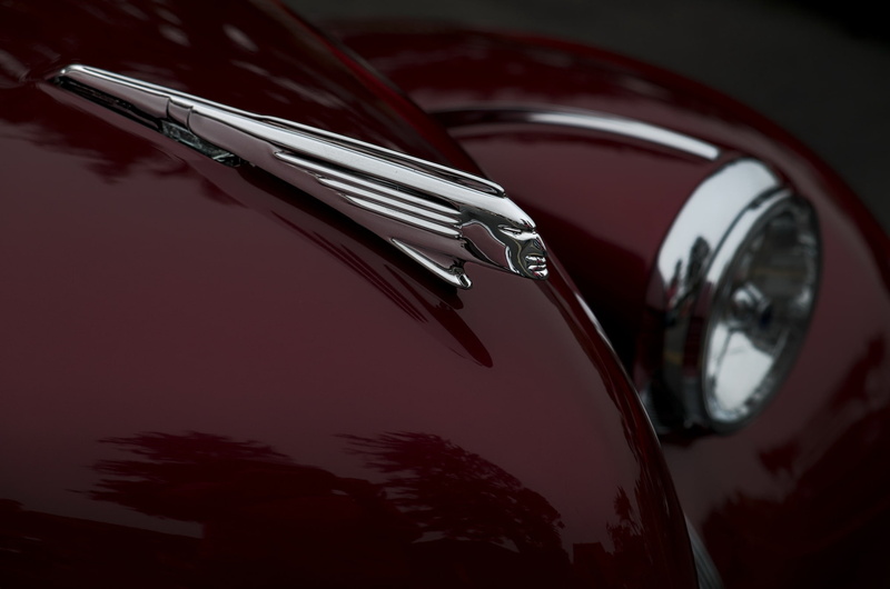 land vehicle, metal, 1939, car, macro, day, weapon, motor vehicle, indoors, silver colored, pen, vintage car, 1080P, reflection, transportation, Pontiac